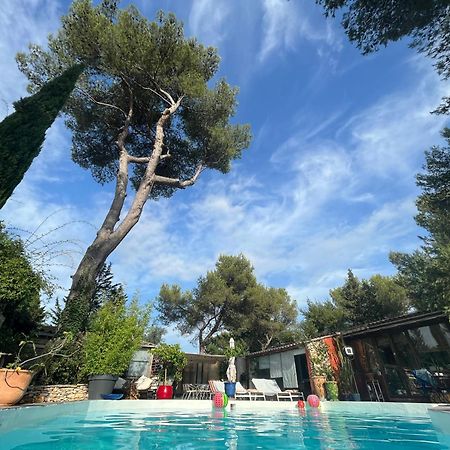 Inn 4 Bears Nimes Bagian luar foto