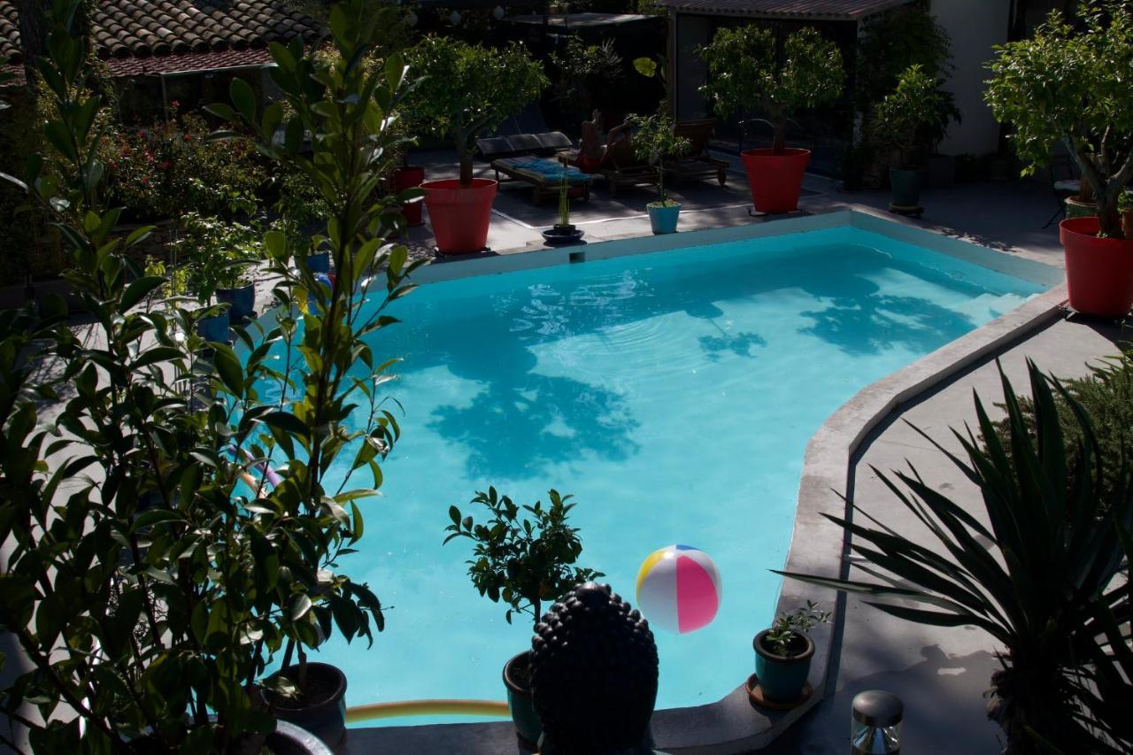 Inn 4 Bears Nimes Bagian luar foto